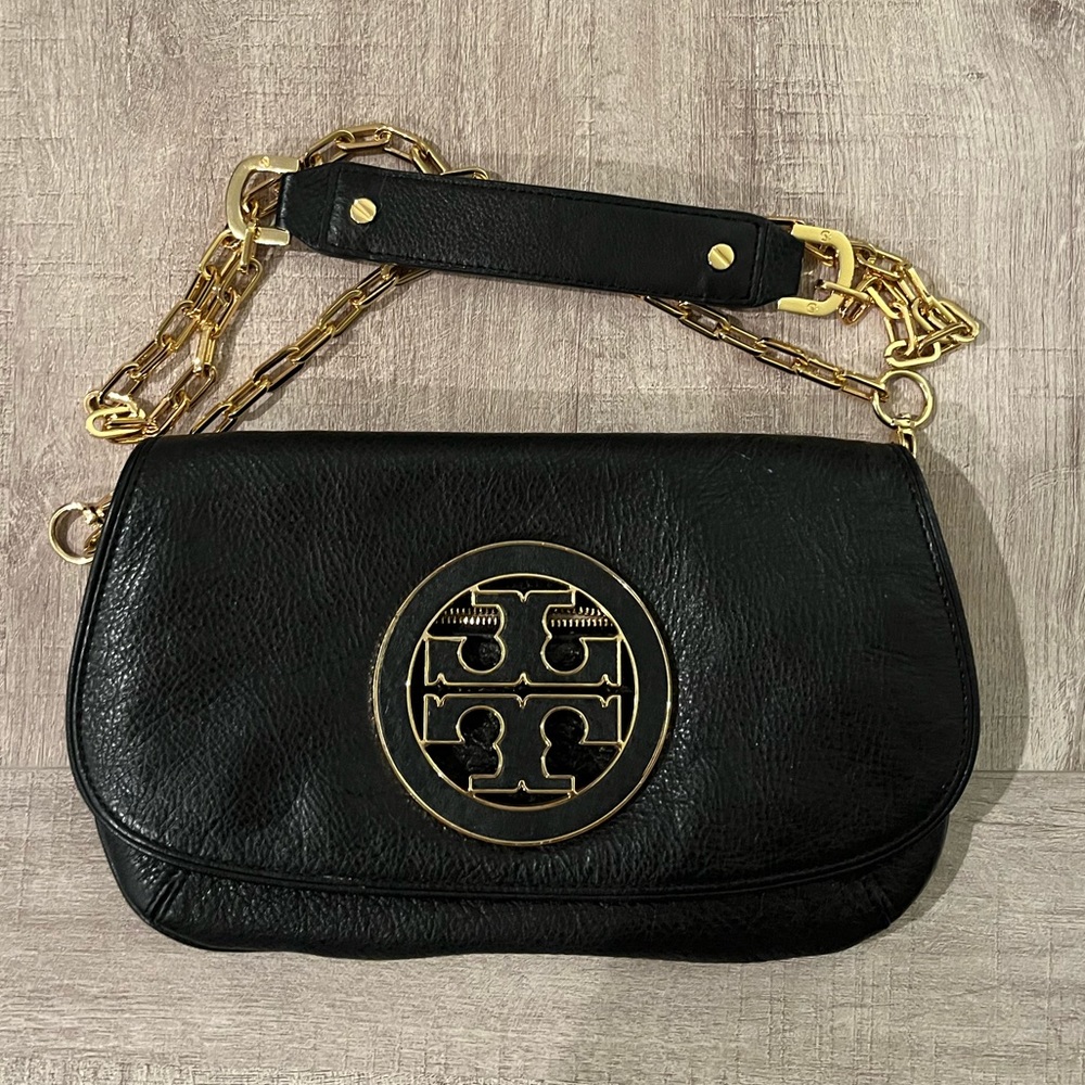 Tory Burch Reva Crossbody Clutch. Great Condition.